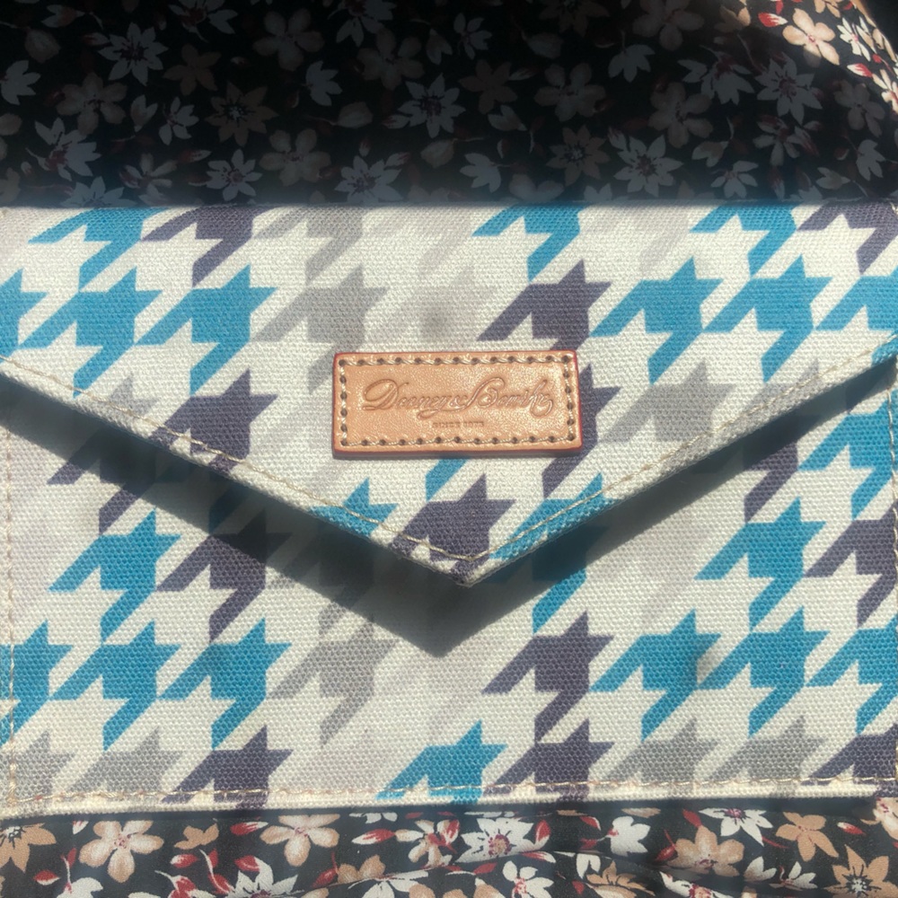 Dooney & Bourke